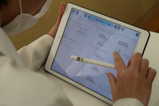 香川県「県立高校で使うタブレット端末(7.5万円)は各家庭で買ってね。税金？公費負担？無いよ」→批判殺到、署名活動へ