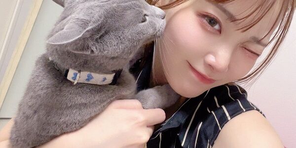 セクシー女優さん、愛猫と自撮り写真公開→猫大好きおじさん「◯◯はやめたほうがいい」→女優ガチギレ「うちの家族の何がわかるの？」→物議に・・・どっちが悪いの？
