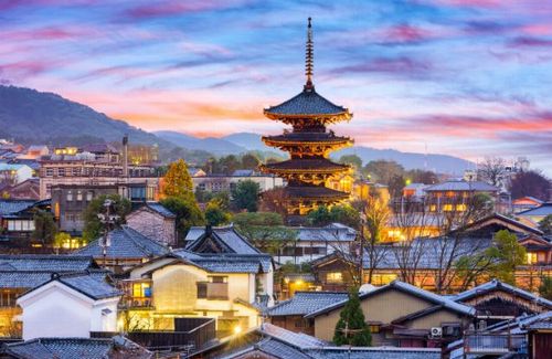 【悲報】京都人さん、いたいけな東京人から「どうですか京都は？住めば都ですか？」と聞かれて、圧倒的京都人ことばを返してしまうｗｗｗｗｗ