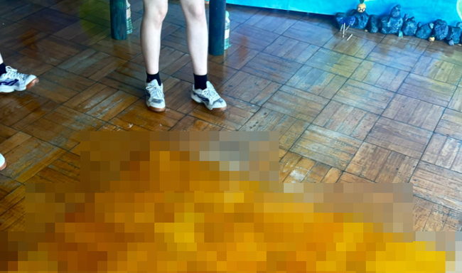 高校生「文化祭の出し物？みんなで教室の床を磨き続けてみようぜ」 → 3ヵ月後、凄すぎる物が完成して31万いいねｗｗｗｗｗ