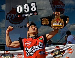 大食い界のレジェンド・小林尊が遂に引退！！ ホットドッグ早食いで因縁のライバルに敗北