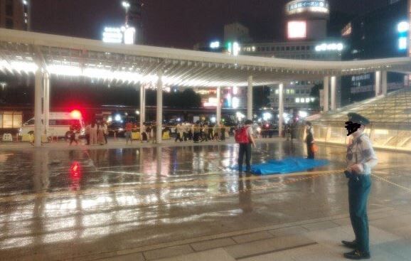 横浜駅の『女子高生飛び降り事件』、巻き添えの女性が死亡するも賠償責任を誰も負わない模様・・・