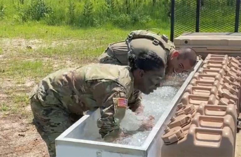 冷やす場所はそこか！米陸軍式、数分で体を簡単に冷やす方法で熱中症対策
