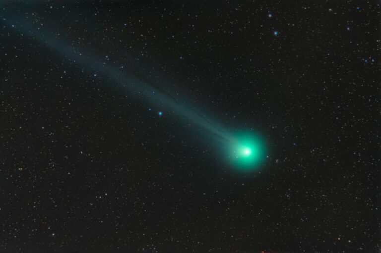 ハロウィンの夜空を彩るはずの彗星アトラスが、太陽の熱で消滅したことが判明