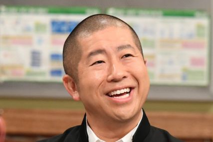 ハライチ澤部さん、生放送で足を盛大にグニャッとさせてしまう…あわや放送事故に