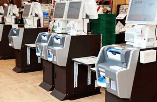 【動画】100円ショップでおじさんがセルフレジの使い方がわからず、大声でキレ散らかしてしまう…