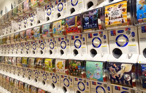 500円ガチャを設置しているPCショップ、ブチギレ 「うちのガチャは500円玉専用機なんだが…こういうの、マジやめろ」