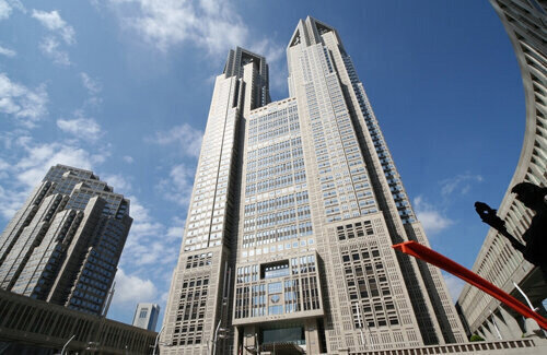 【画像】東京都庁、パチンコ屋みたいになる　→　お前らの想像の10倍以上はパチンコ屋ｗｗｗｗｗｗｗ