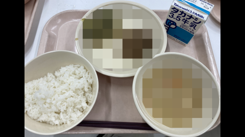 【悲報】小学校の給食、ガチで限界突破・・・「申し訳ないけど◯◯かと思った」