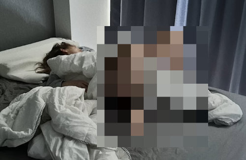 【画像あり】中川翔子さん、毎日目を開けたままM字開脚で寝てしまう悩みを告白