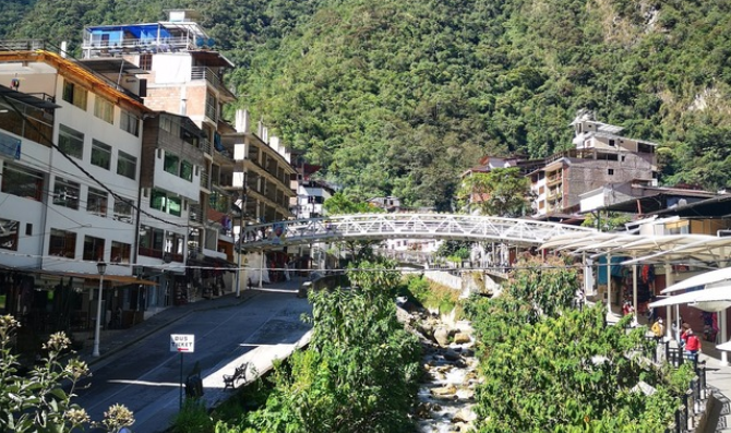 旅系インフルエンサーさん、素敵な写真を投稿してバズる → しかしその写真、実はとんでもない秘密がバレて終わるｗｗｗｗｗ