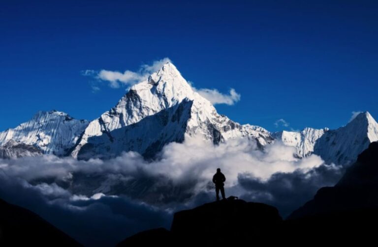 なぜエベレストは世界一高い山となったのか？そして今も成長を続けているのか？