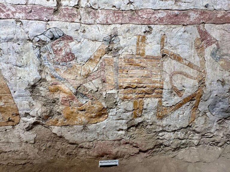 ペルーでモチェ文化時代の女王の座の間が発見される。描かれていた壁画で明らかに