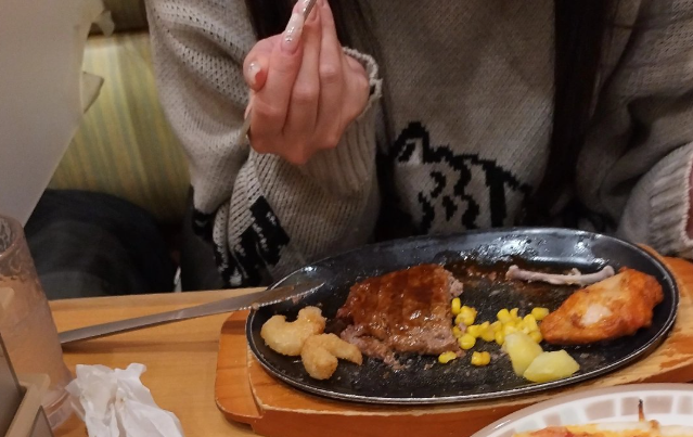 マチアプで出会った女性に「仕事何してる？」と聞かれて「無職やで」と答えた男性さん、女性に〇〇と言われて恋に落ちるｗｗｗｗｗ