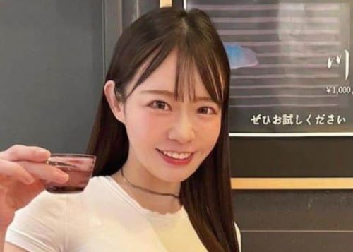 玉木雄一郎氏と不倫した「小泉みゆき」さん、グラビアアイドル時代の写真集がAmazonランキング1位に急上昇ｗｗｗｗｗ