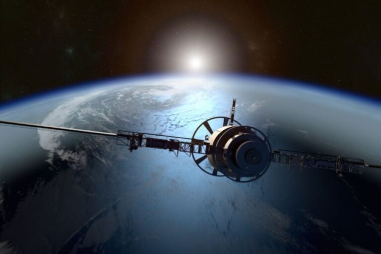 55年前に打ち上げられた英国軍事衛星「スカイネットA1」が何者かによって移動されていた謎