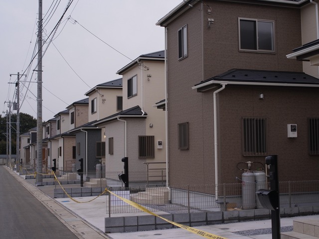 【悲報】日本の住宅「断熱性・気密性」が海外では違法建築レベルな件
