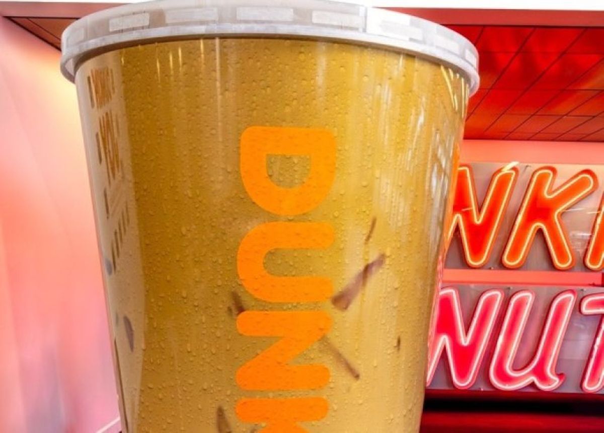 浴槽7杯分！世界最大のアイスカフェラテはギネス記録取得後、関係者がおいしくいただきました