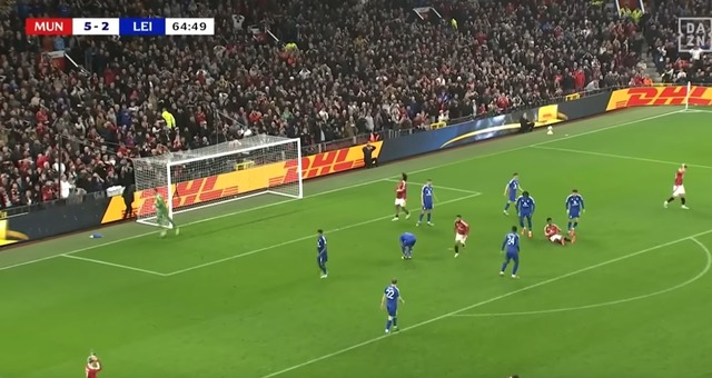 【放送禁止】サッカー・マンＵ VS レスター戦で実況がとんでもねぇこと言ってると話題にｗｗｗｗ