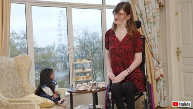 「世界一背の高い女性」と「世界一背の低い女性」が女子会を楽しむ、ギネス世界記録の日を記念