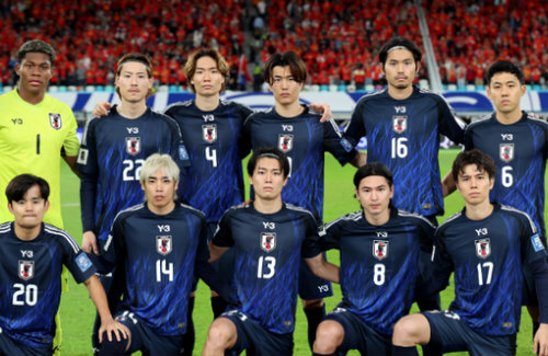 【W杯アジア最終予選】日本vs中国、中国側の民度があまりにひどいと話題に…国歌斉唱中にブーイング、レーザーポインター照射、ピッチ内にサポーター乱入などなど