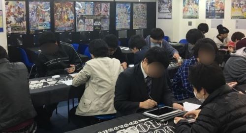 客「買取査定中のカードに傷をつけただろ！ふざけるな！」カードショップ「事実無根です。監視カメラの映像もあるから裁判しましょう」→2年後・・・