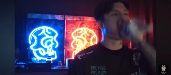 Repezen Foxxを解雇されたDJふぉいさん、ショック過ぎて法螺貝を吹く。