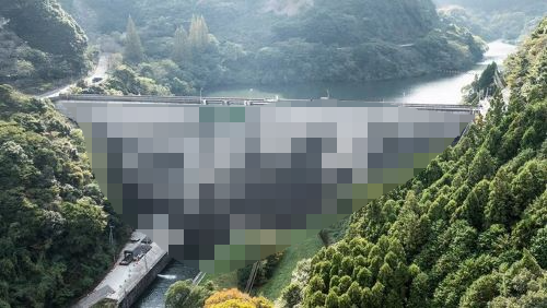 ダムの壁面にゴジラ！？壮観な超巨大ダムアートが話題に！制作方法もヤバすぎるｗｗｗｗｗ