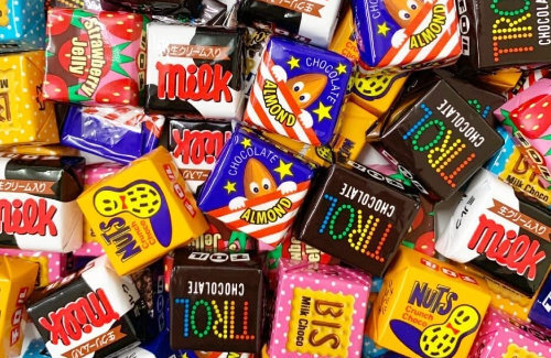 「チロルチョコに生きてる虫が入ってた！」Xで投稿された動画に公式が反応「DMを送りご返信をお待ちしている状況です」 → 衝撃の事実が判明・・・