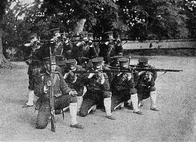 国「すまん、戦争で人手足りないから徴兵するわ(赤紙を投函)」←これ、今の時代に起こる可能性ある？