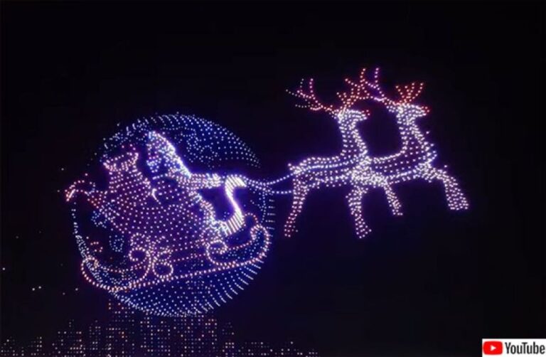 圧巻の光景！ドローン約5000台による夜空のクリスマス・ライトショー