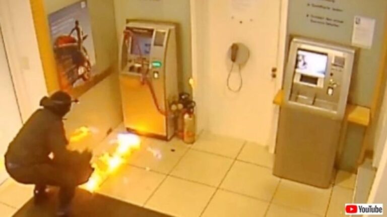 現金主義が裏目に出ている？ドイツで多発するATM襲撃事件
