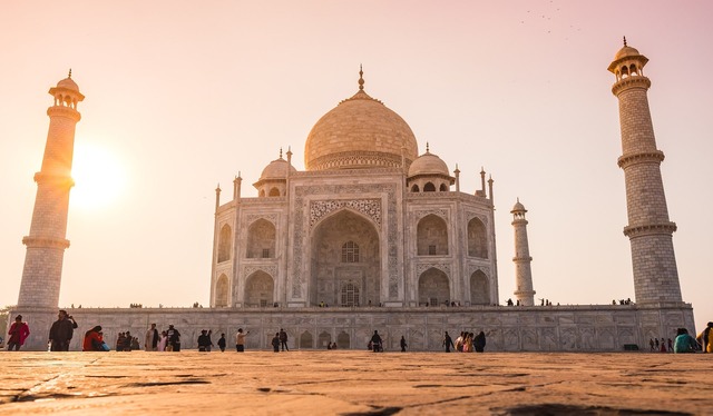 【マジ注意】インドへ1人旅に出ていた日本人女性、現地おじさんに話しかけられアイスをご馳走になるも「ん？味が変だな…」　→　その後、まさかの事態に…