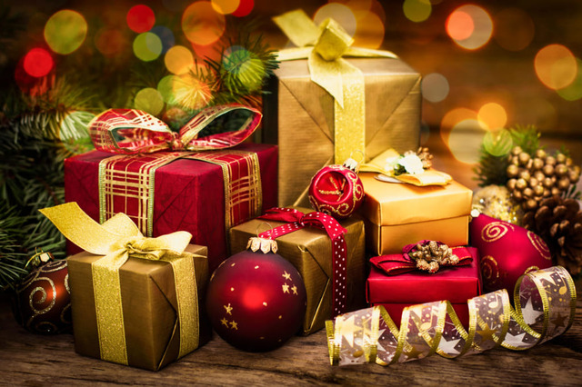 【クリスマス】女さん「1万円の安いネックレスをプレゼントに考えてる男がいてつらい」→クッソ参考になるアドバイスはこちら