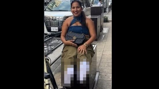 インド人女性「日本は世界一清潔な国！試しに東京を白靴下だけで歩いてみるわ」→結果・・・