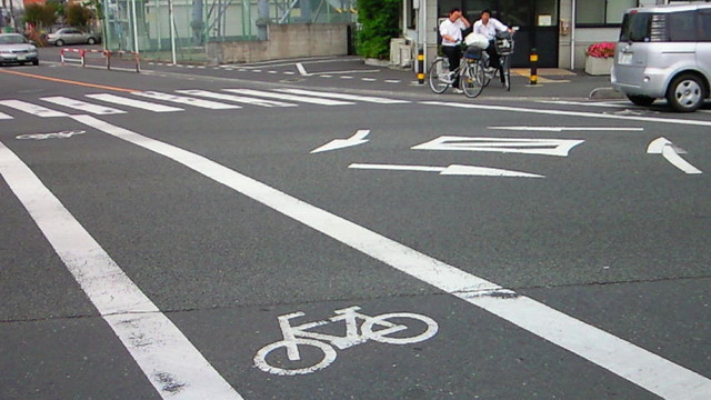 とある公道が複雑すぎて初見殺しだと話題に…　これ、間違えないで走行出来る人おるの？