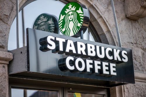 【朗報】スターバックス、25年1月から順次紙ストロー廃止へ！！