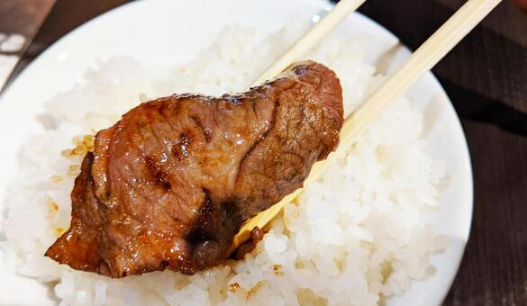 BOT「焼き肉で米バウンドする人は嫌われてます」 → 炎上してしまう…