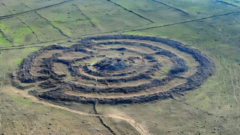 5000年前の中東のストーンヘンジ「幽霊の輪」は天文台ではなかった、深まる謎