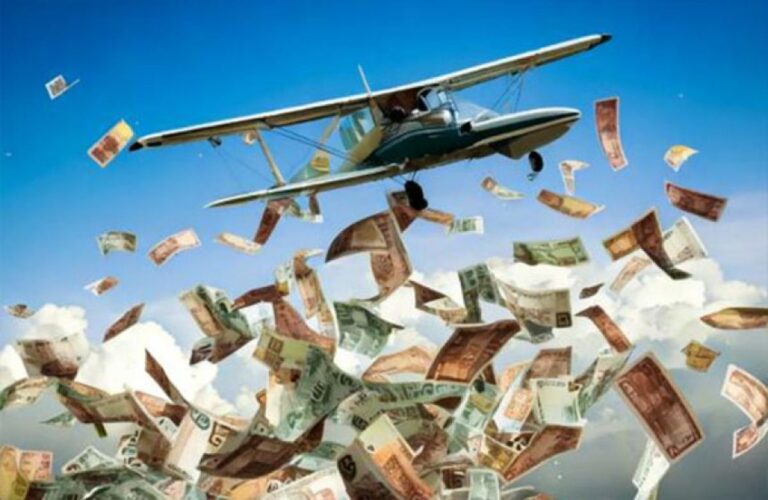 パキスタンの結婚式でお札の雨！飛行機から数百万円相当の紙幣がばらまかれる