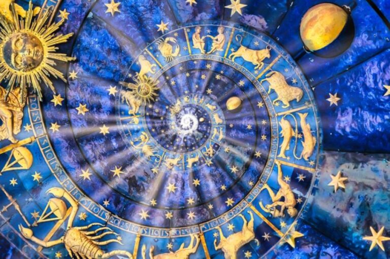 蜘蛛占いから占星術まで、古来から伝わる未来を占う5つの方法