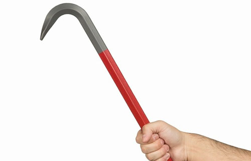 男性（22）にバールをちらつかせ「3千円くれ。人を◯したりする」などとイキって脅した男子中学生（15）を逮捕 　「一緒にいただけ」と容疑否認