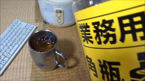 【動画】「アル中カラカラ」の動画で伝説となった『wawawa』さん、数年ぶりにまさかすぎる場所で生存確認されるｗｗｗｗｗｗ