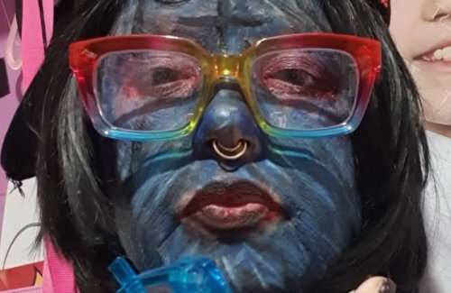 全身に800以上のタトゥーを入れた女性「スーパーの店員や他の客に怖がられて買い物すらできない」「一人の人間として敬意と思いやりに値する存在なのに」