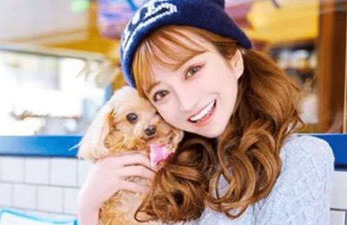 モデル・愛沢えみりが犬を手放して大炎上「犬も自分のアクセサリー」