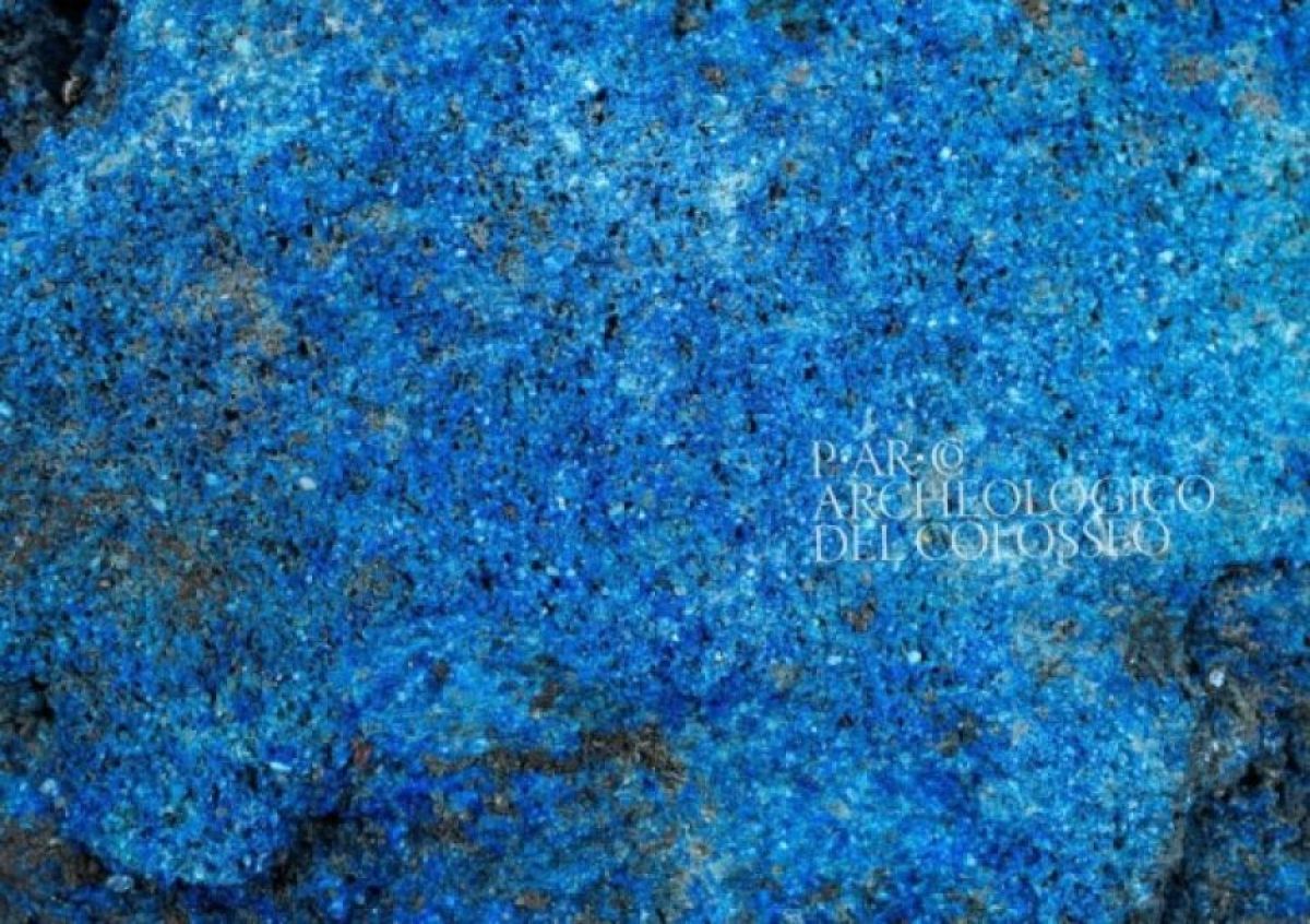 合成顔料、エジプシャンブルーの塊がローマ皇帝ネロの宮殿で発見される