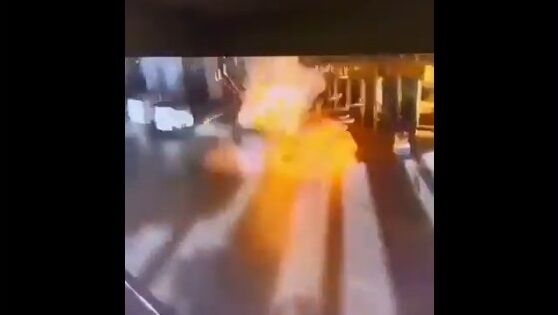 トランプタワー前でテスラ車が突然爆発→EV車を怖がる人が続出するも原因は◯◯だった・・・