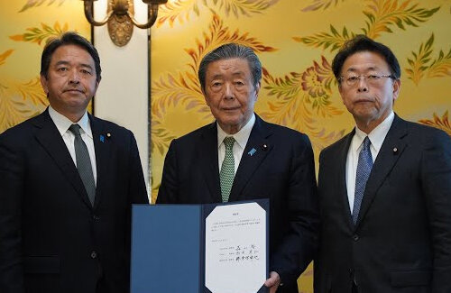 公明党、参院選の投開票日を異例の夏休み3連休中日にするよう要望　→　「意図的に投票率を下げて有利にする工作か」と批判殺到