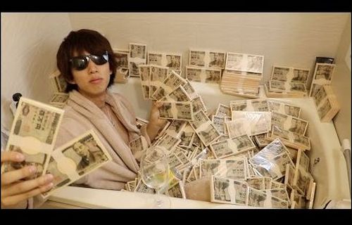 【悲報】毎月1000万円の生活費を使っている超勝ち組資産48億円ニートさん、国民年金保険料を全額免除が決定…　「こういう社会のバグが是正されることを願います」