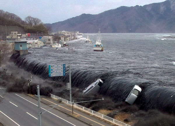 ３大世間の空気が変わった瞬間「3.11の津波」「志村けん死去」